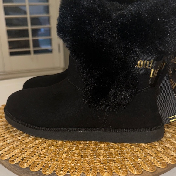 Juicy Couture Black Boots with Fur and Ribbon - Picture 5 of 9
